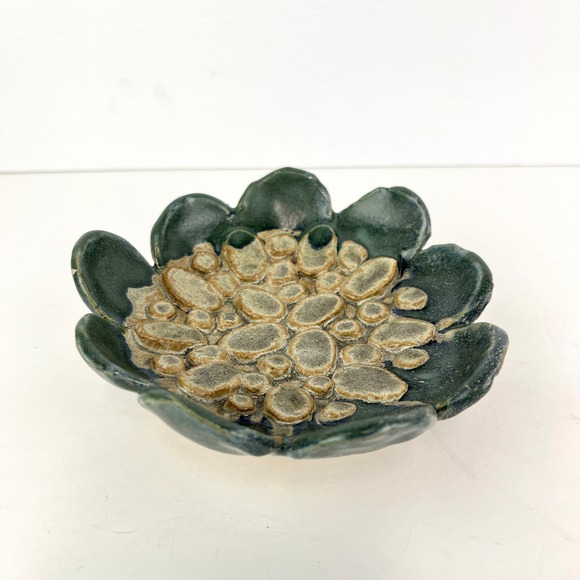 Handmade Ceramic Soap Trinket Dish - Picture 1 of 5